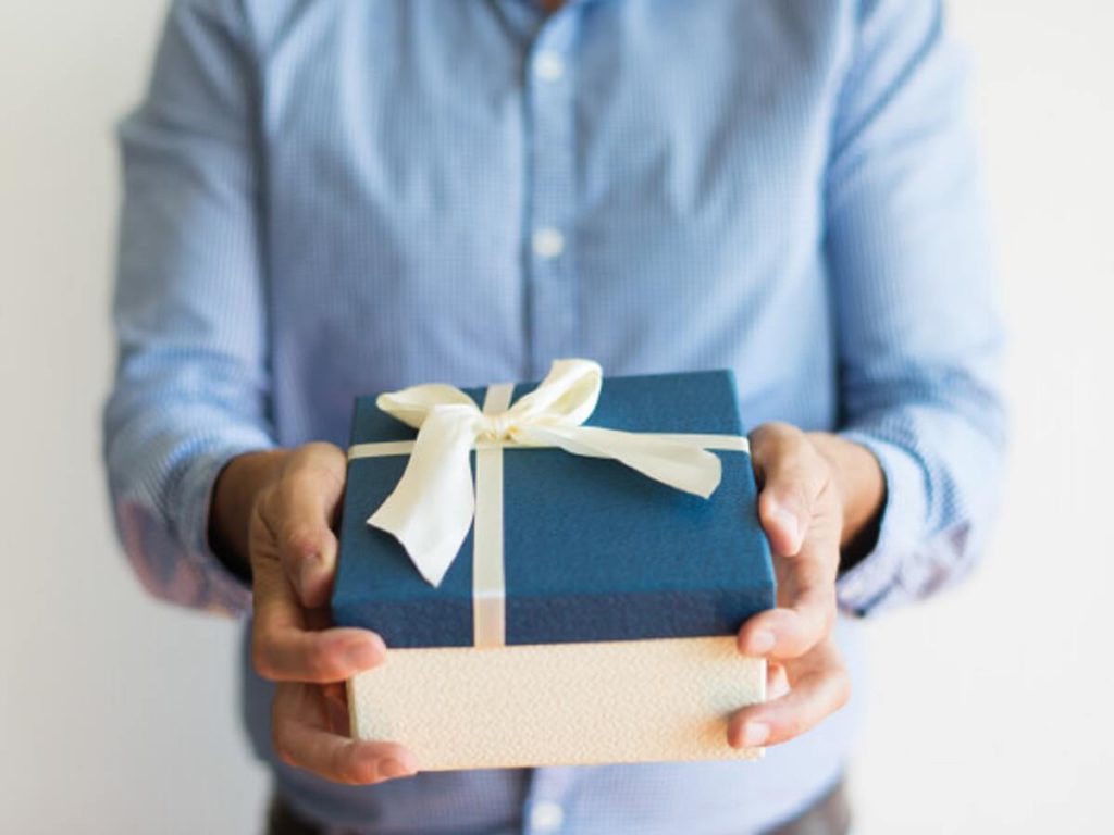 The Japanese Guide to GiftGiving