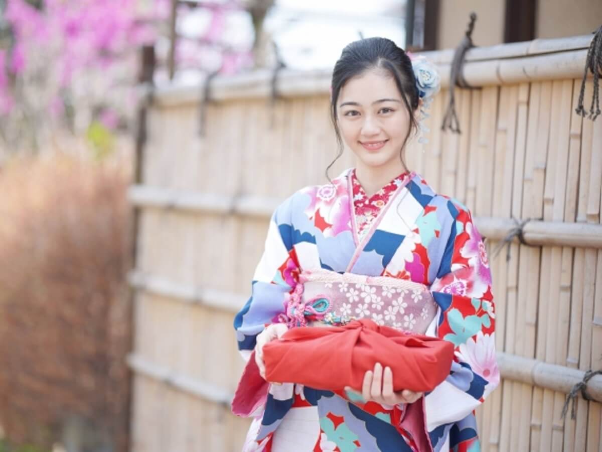 thumbnail image 2 of A Mini Guide To Gift Giving In Japan | Japan Cheapo 2 of 11